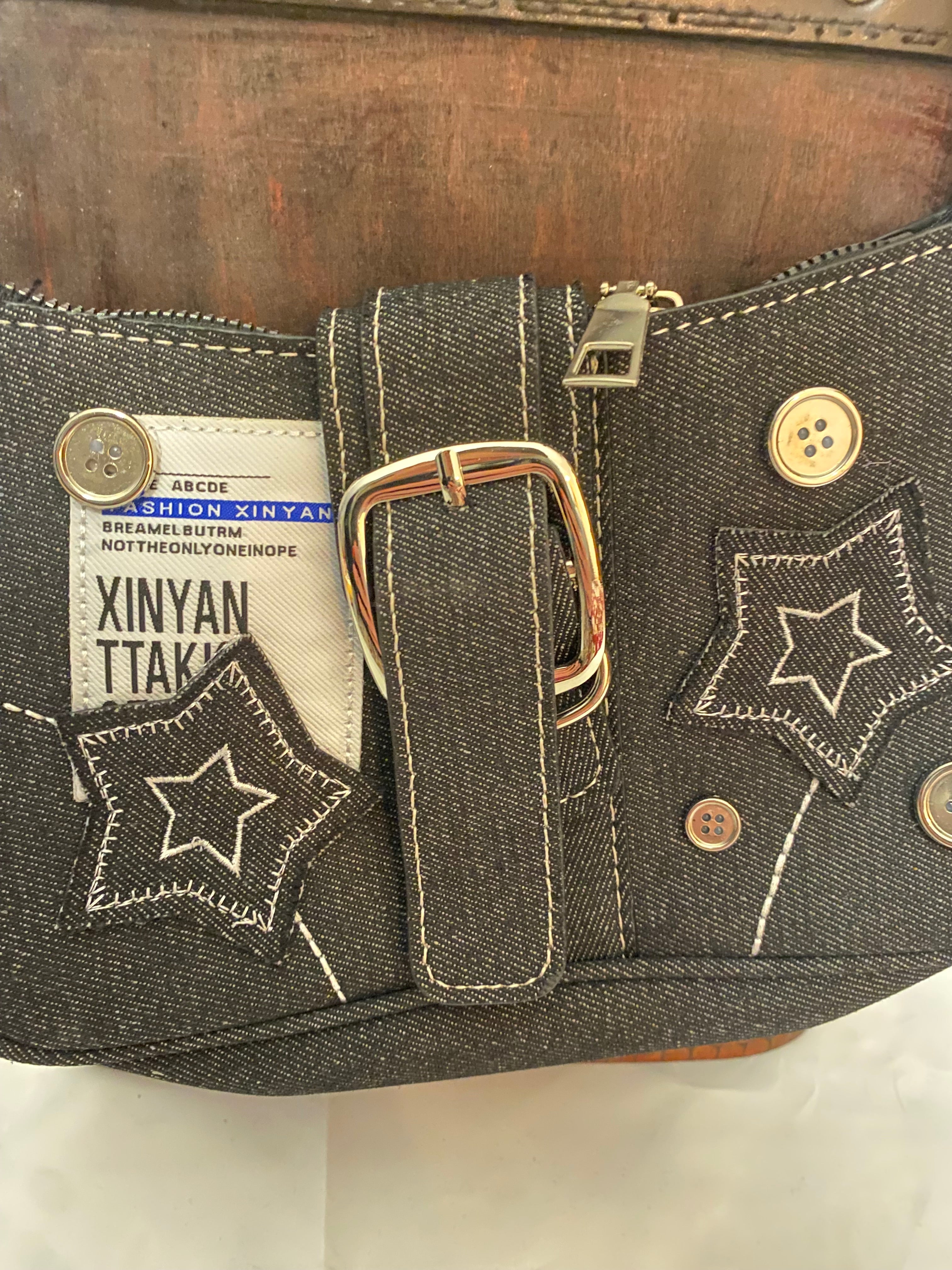 Y2k-mode axelväska med stjärndetaljer